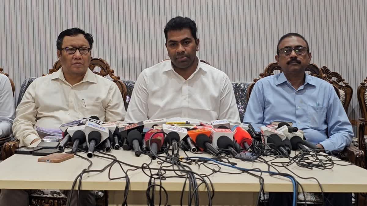 கோவையில் அமைச்சர் ஆதவ் அர்ஜுனா தலைமையில் நடைபெற்ற ஆய்வுக் கூட்டம்