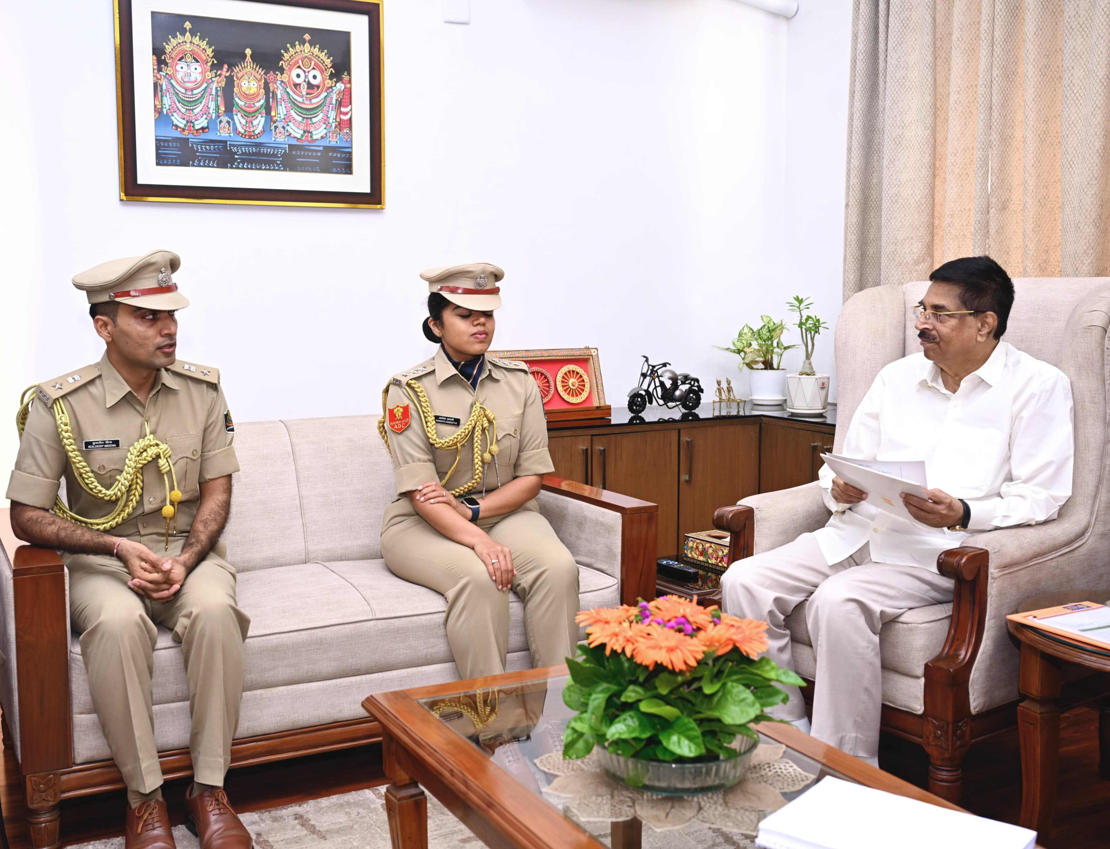 IPS Officer Ananya Awasthi with  Odisha Governor Dr Hari Babu Kambhampati