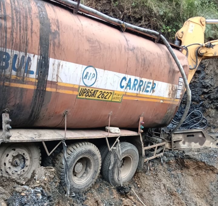 Tanker STUCK