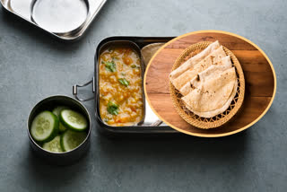 EATING CHAPATI GOOD FOR HEALTH  HOW MANY CHAPATIS TO EAT PER DAY  CHAPATI BENEFITS FOR WEIGHT LOSS  ನಿತ್ಯ ಎಷ್ಟು ಚಪಾತಿ ಸೇವಿಸಬೇಕು