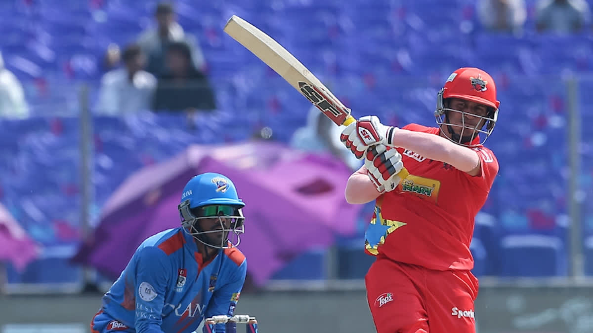 Before Priyansh Arya, Ex-India Head Coach, Indian Captain Have Achieved 'Incredible' Feat The South Delhi Superstarz's batter Priyash Arya became the first cricketer to hit six sixes in an over during a Delhi Premier League T20 match on Saturday. However, there are four more Indian cricketers who have achieved this feat including former India head coach, captain, an uncapped cricketer and Yuvraj Singh.