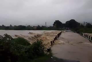 Vehicles Stuck at Kodada due to Flood