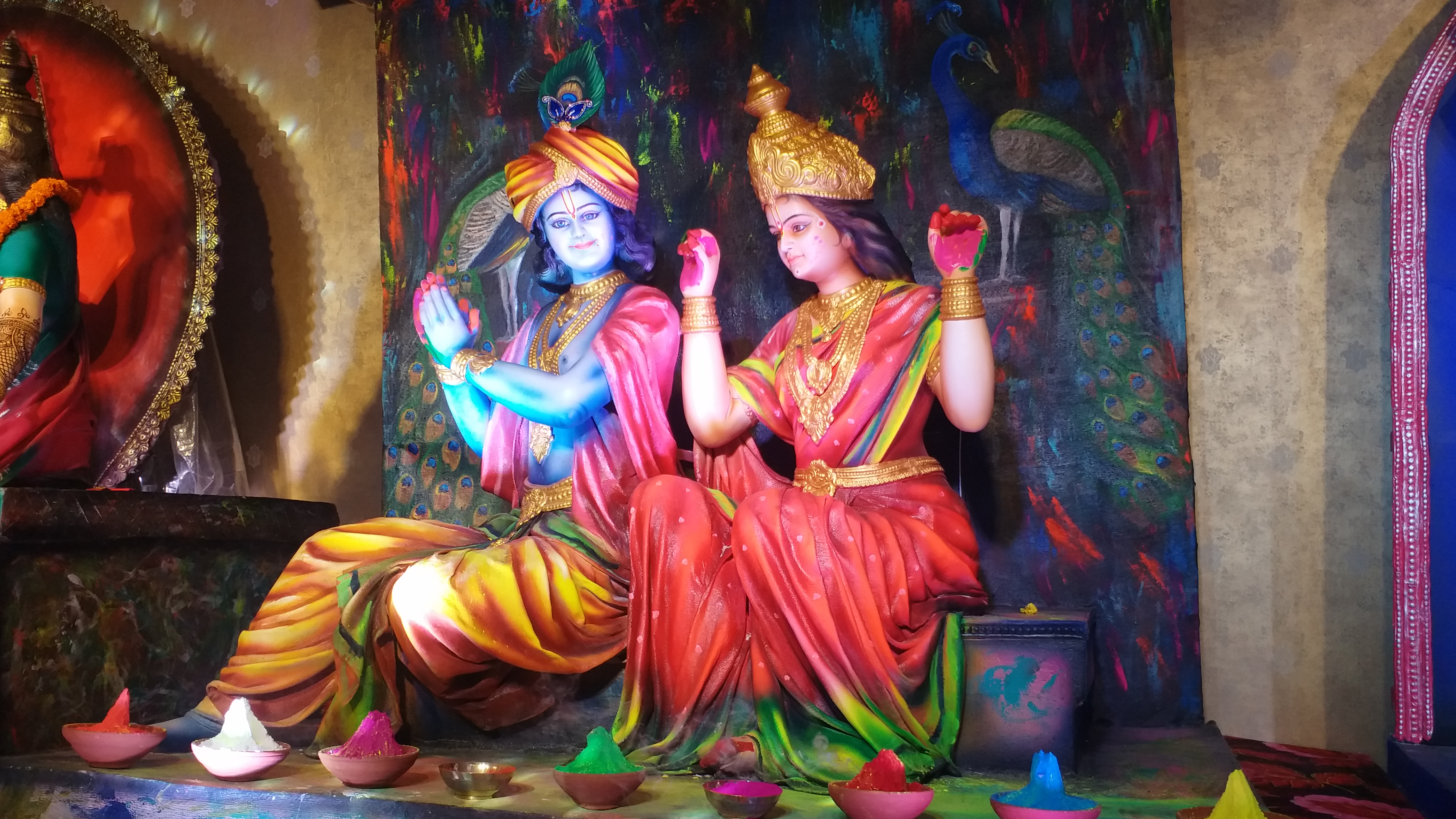 Come Ganesh Puja and a festive fervour engulfs Chhattisgarh's capital Raipur where several pandals compete with each other with their idols and tableaus.
