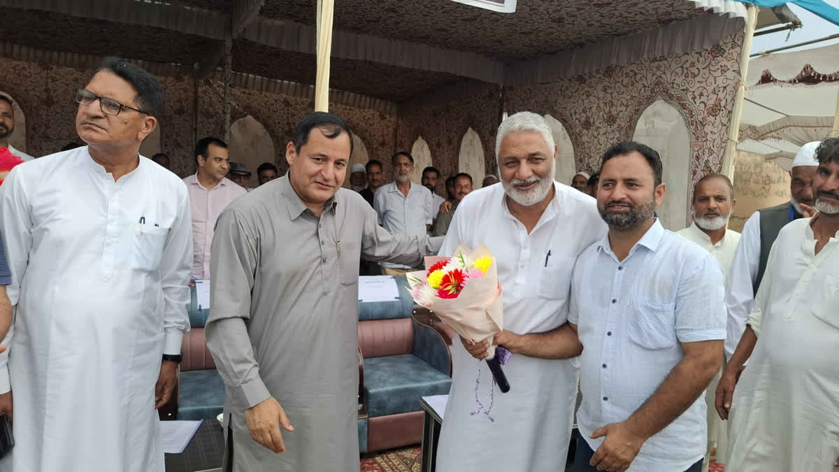 نیشنل کانفرنس میں کوئی اندرونی اختلاف نہیں، تمام رہنما قیادت کے پیچھے متحد: ریاستی وزیر جاوید ڈار نیشنل کانفرنس میں کوئی اندرونی اختلاف نہیں، تمام رہنما قیادت کے پیچھے متحد ہیں: وزیر جاوید ڈار