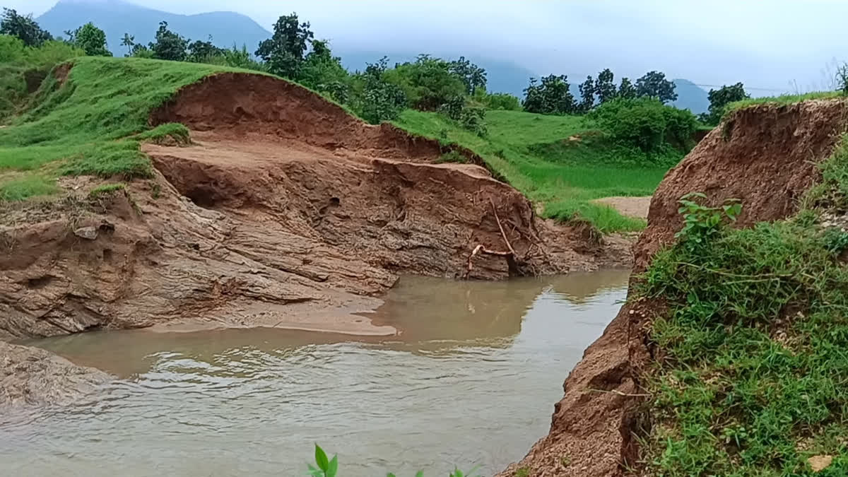 Latehar Gurgu village Barbandh damaged