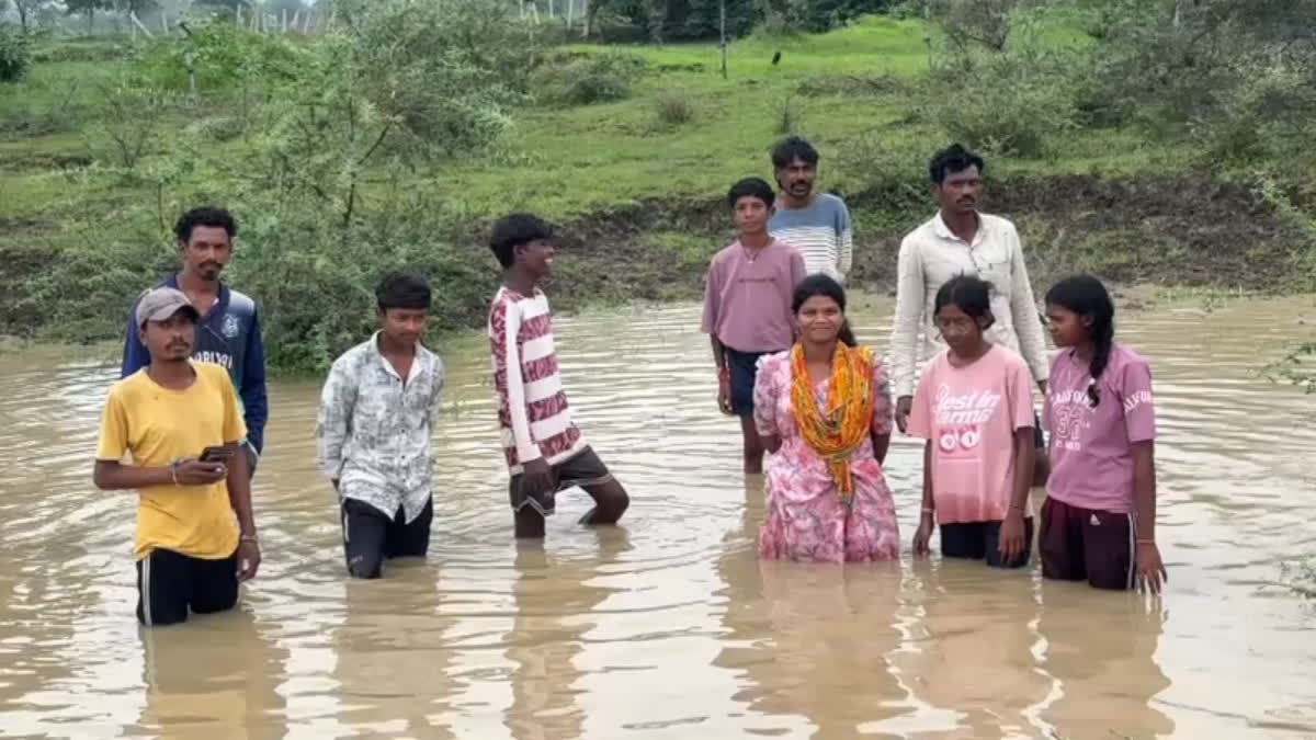 Rain-Swollen Drain Cuts Off Chhattisgarh Village Cremation Ground, Sparks Safety Fears Drain Forces Villagers to Risk Lives During Funeral in Durg