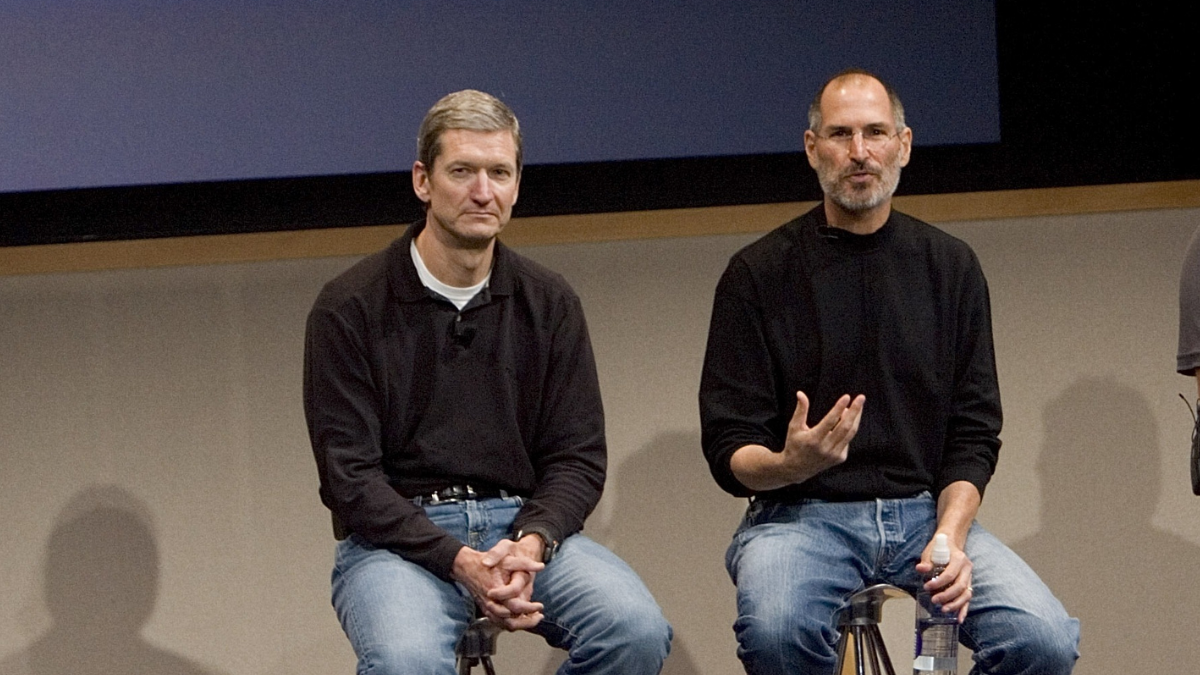 Left: Tim Cook (Chief Operating Officer) and Right: Steve Jobs (Apple CEO) answering questions after Jobs introduced new versions of the iMac and iLife applications in August 2007