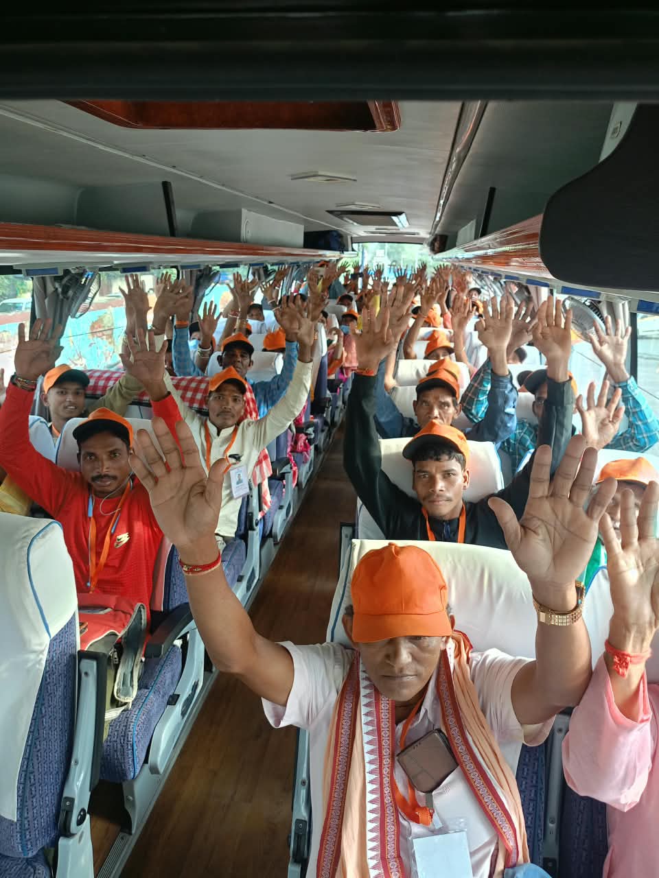 97 artists from Ganjam are headed to Delhi after receiving an invitation from Rashtrapati Bhavan