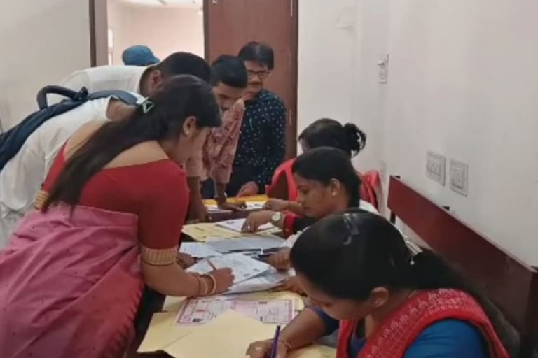 college seat vacancy