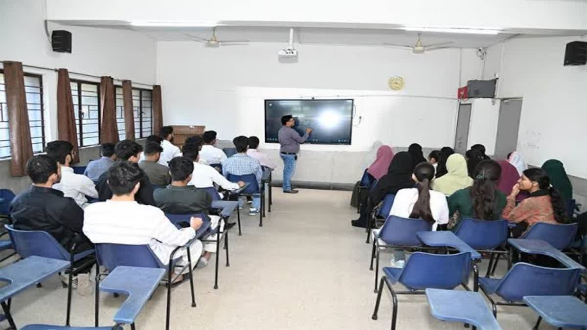 college seat vacancy