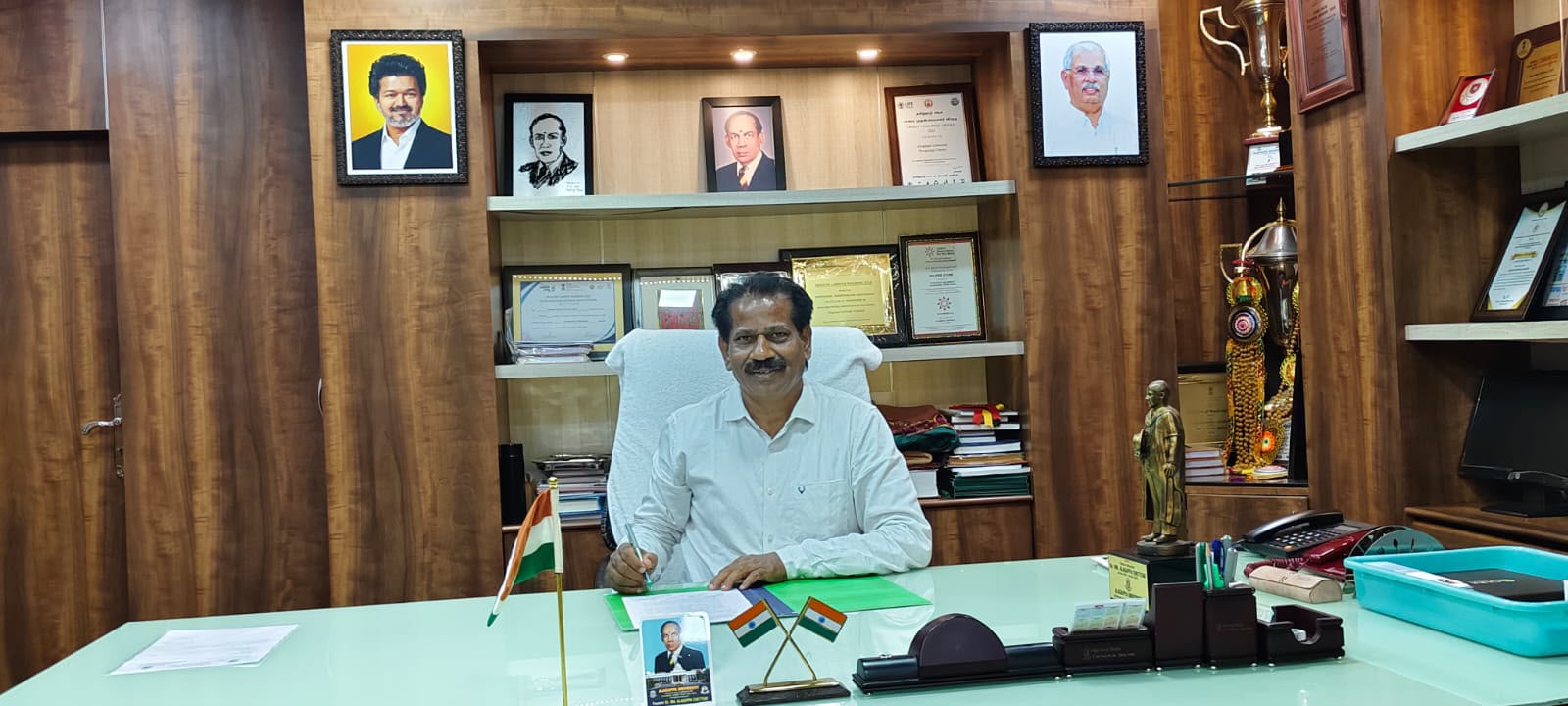 காரைக்குடி அழகப்பா பல்கலைக்கழகத்திற்கு துணை வேந்தராக நியமிக்கப்பட்டுள்ள பேராசிரியர் ஜெயகாந்தன்