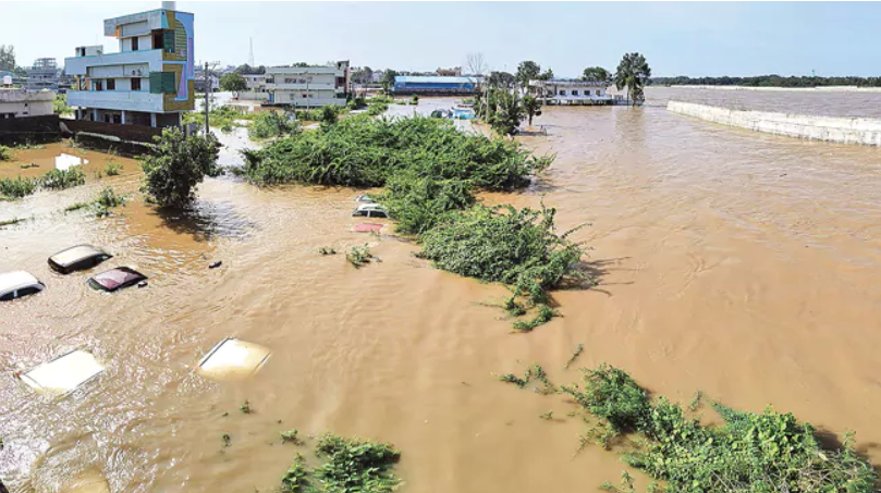 Greater Warangal city remains waterlogged for the second consecutive day