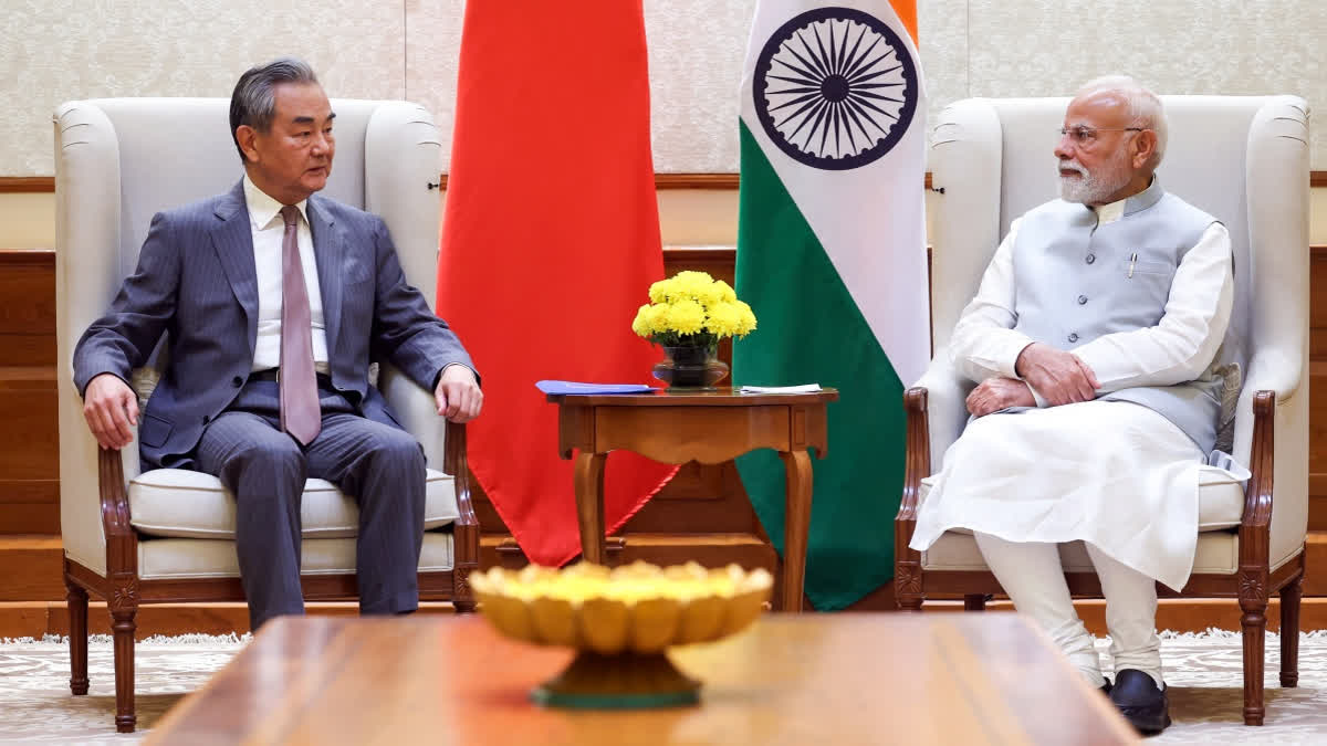 ચીનના વિદેશ મંત્રી વાંગ યી 19 ઓગસ્ટ, 2025ના રોજ નવી દિલ્હીમાં વડાપ્રધાન નરેન્દ્ર મોદીને મળ્યા હતા