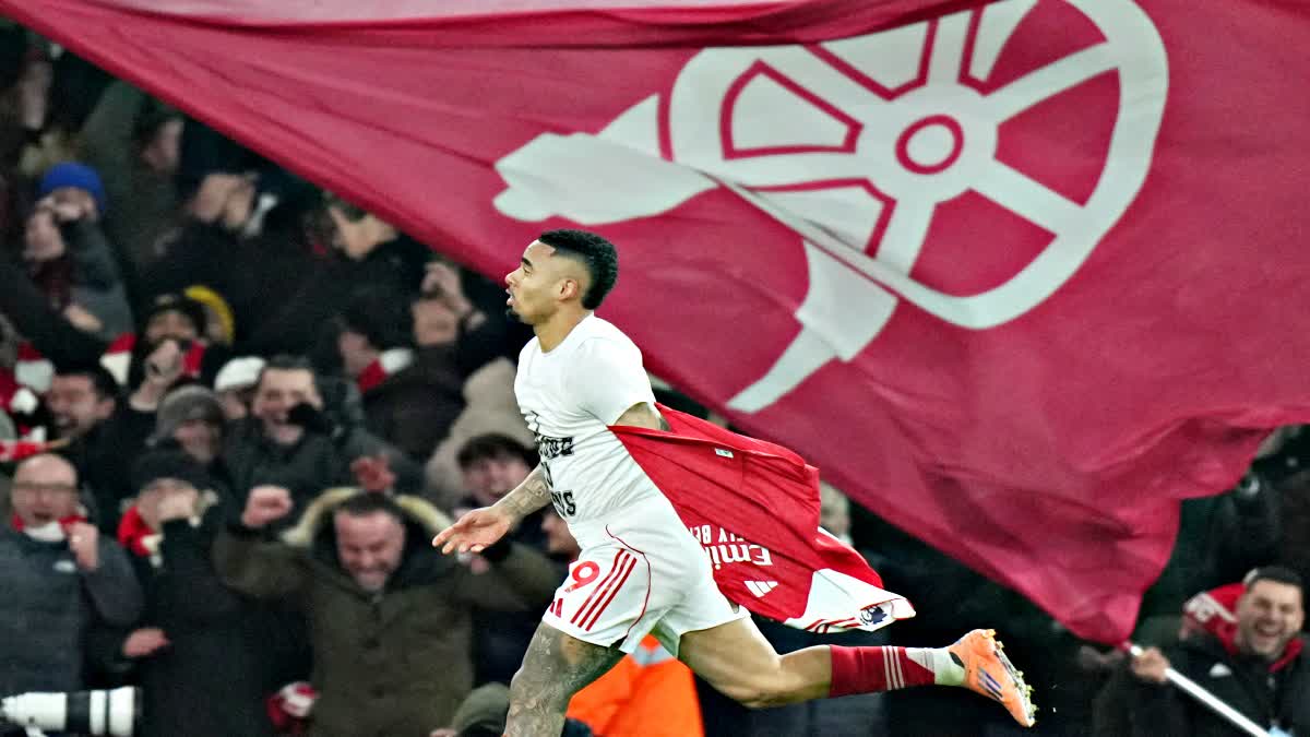 ARSENAL BEAT ASTON VILLA