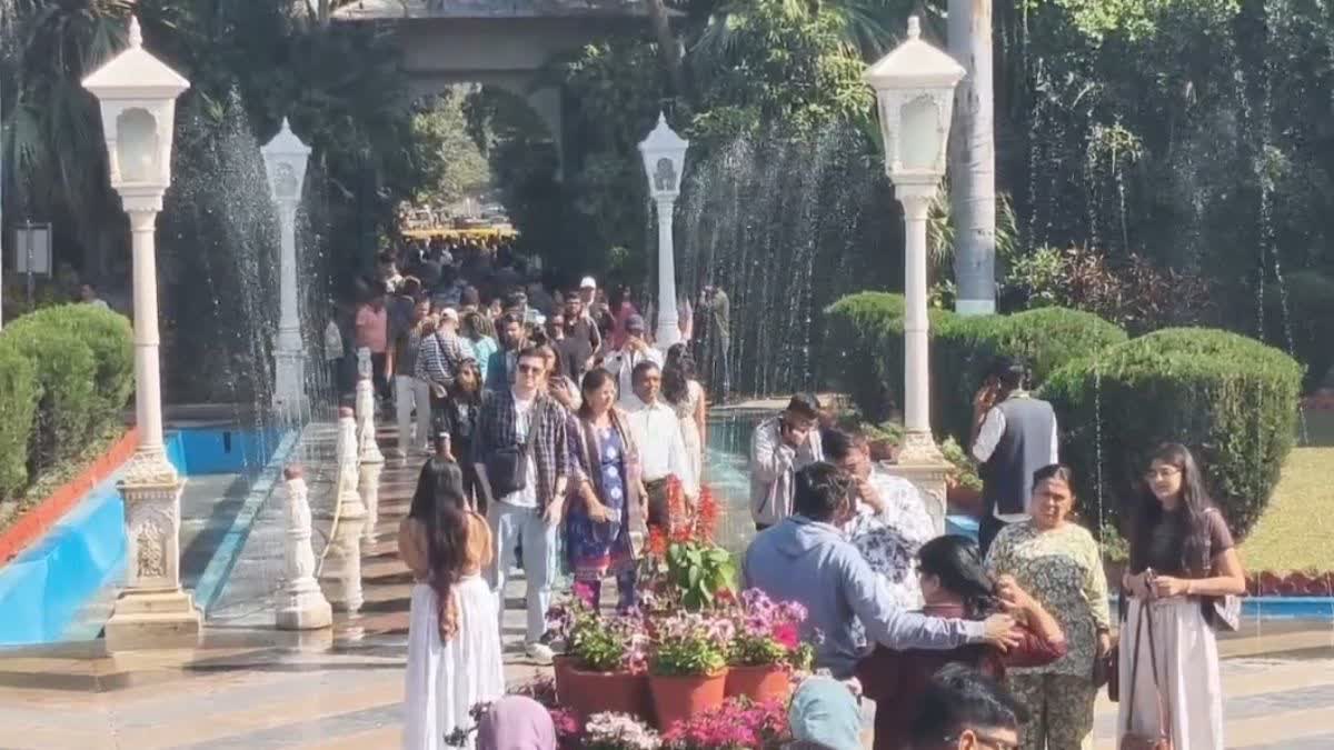 उदयपुर में उमड़े पर्यटक