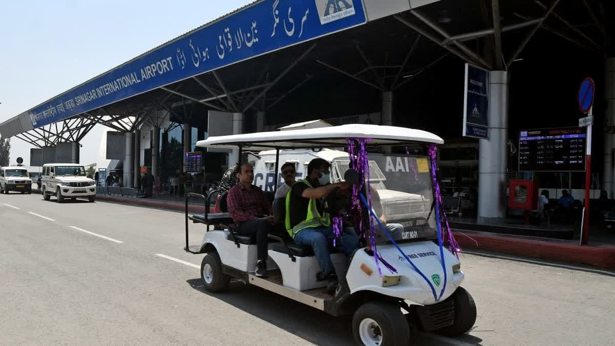 موسم کی خراب صورتحال، آپریشنل مسائل کی وجہ سے سری نگر ہوائی اڈے پر چھ پروازیں منسوخ