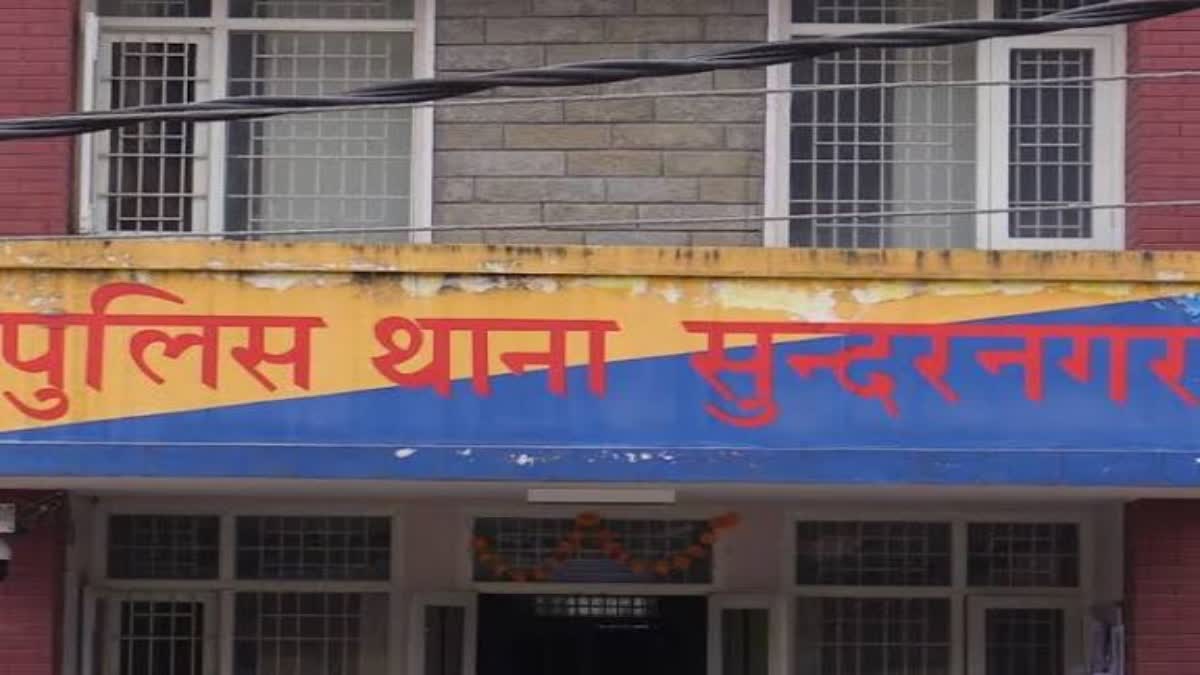 होटल मालिक पर चाकू से हमला
