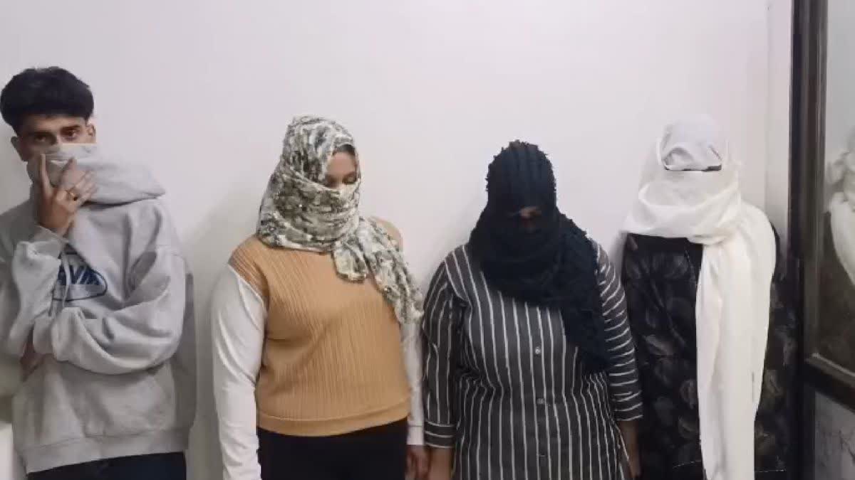 સુરત: જહાંગીરપુરામાં સ્પાની આડમાં ચાલતું સેક્સ રેકેટ ઝડપાયું, એન્ટી હ્યુમન ટ્રાફિકિંગ યુનિટનો સપાટો