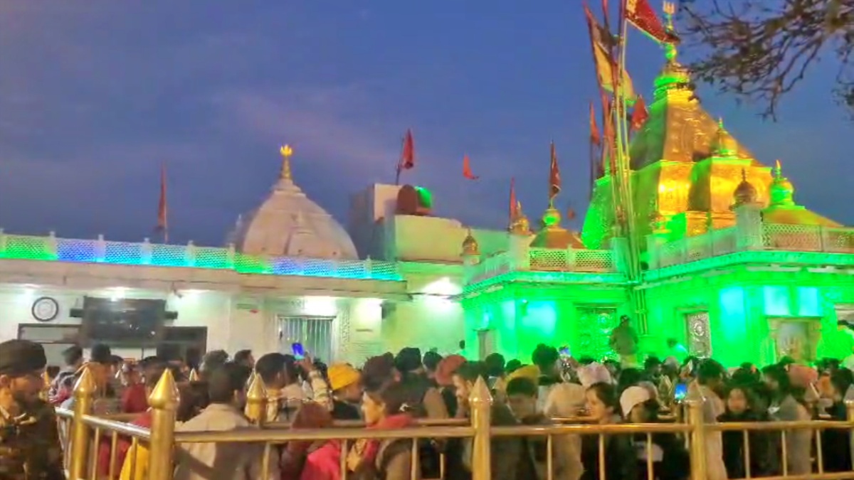 devotees in Shri Naina Devi Temple New Year Celebrations