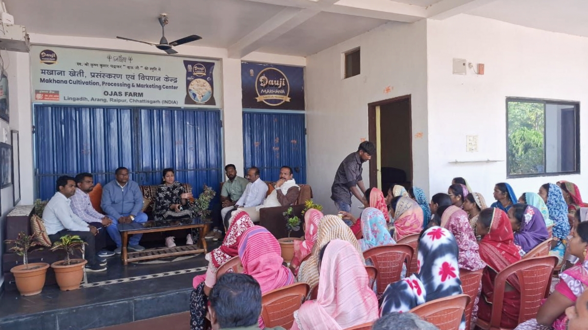 District administration provide training to women