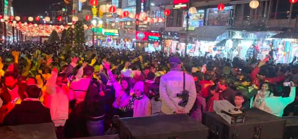 नए साल के जश्न के लिए पैक हुई मनाली