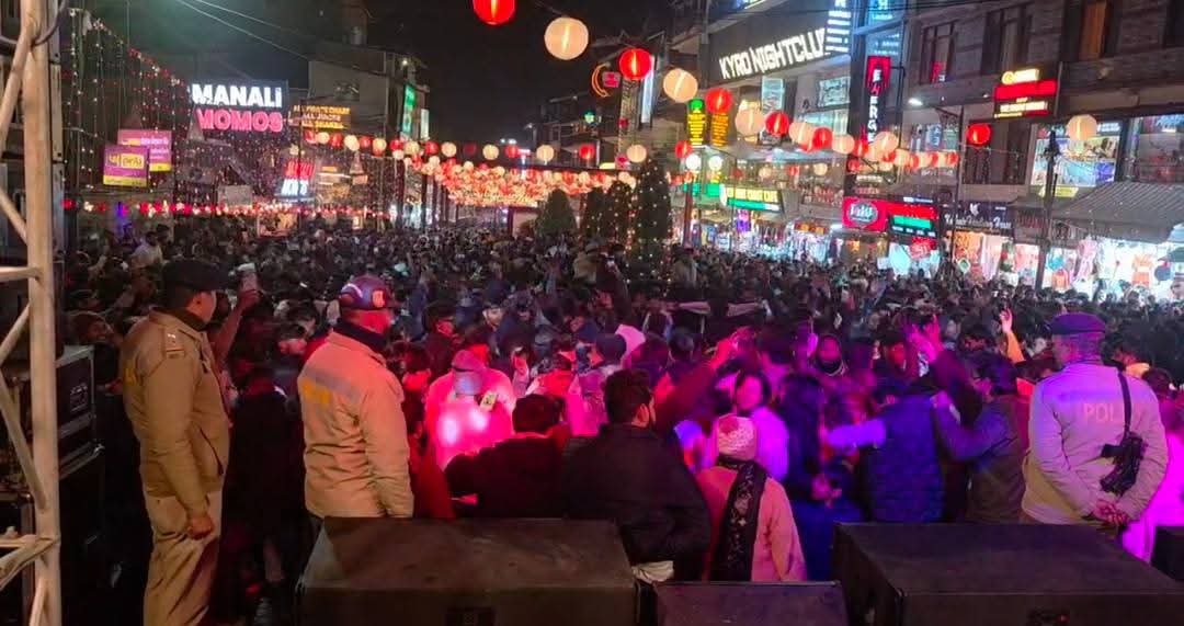 प्रशासन की ओर से की गई डीजे की व्यवस्था