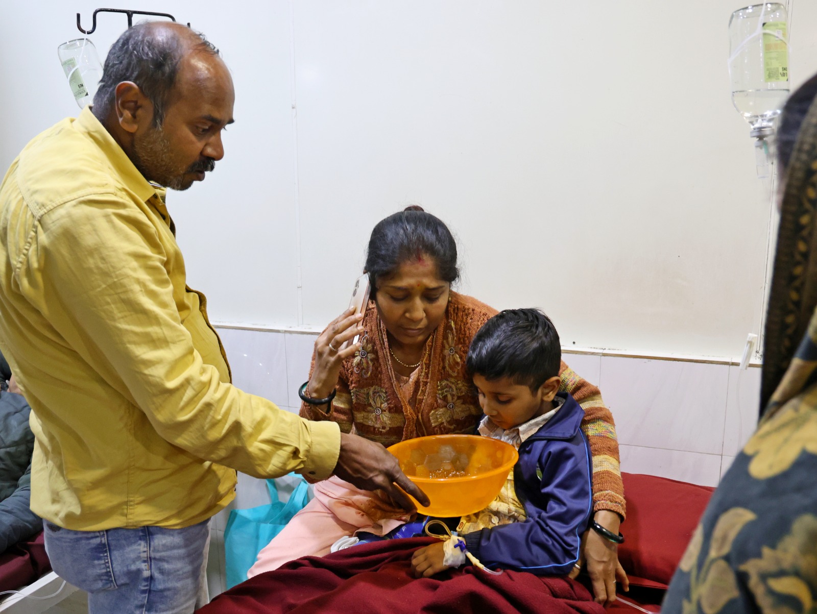 INDORE PEOPLE ADMIT HOSPITAL