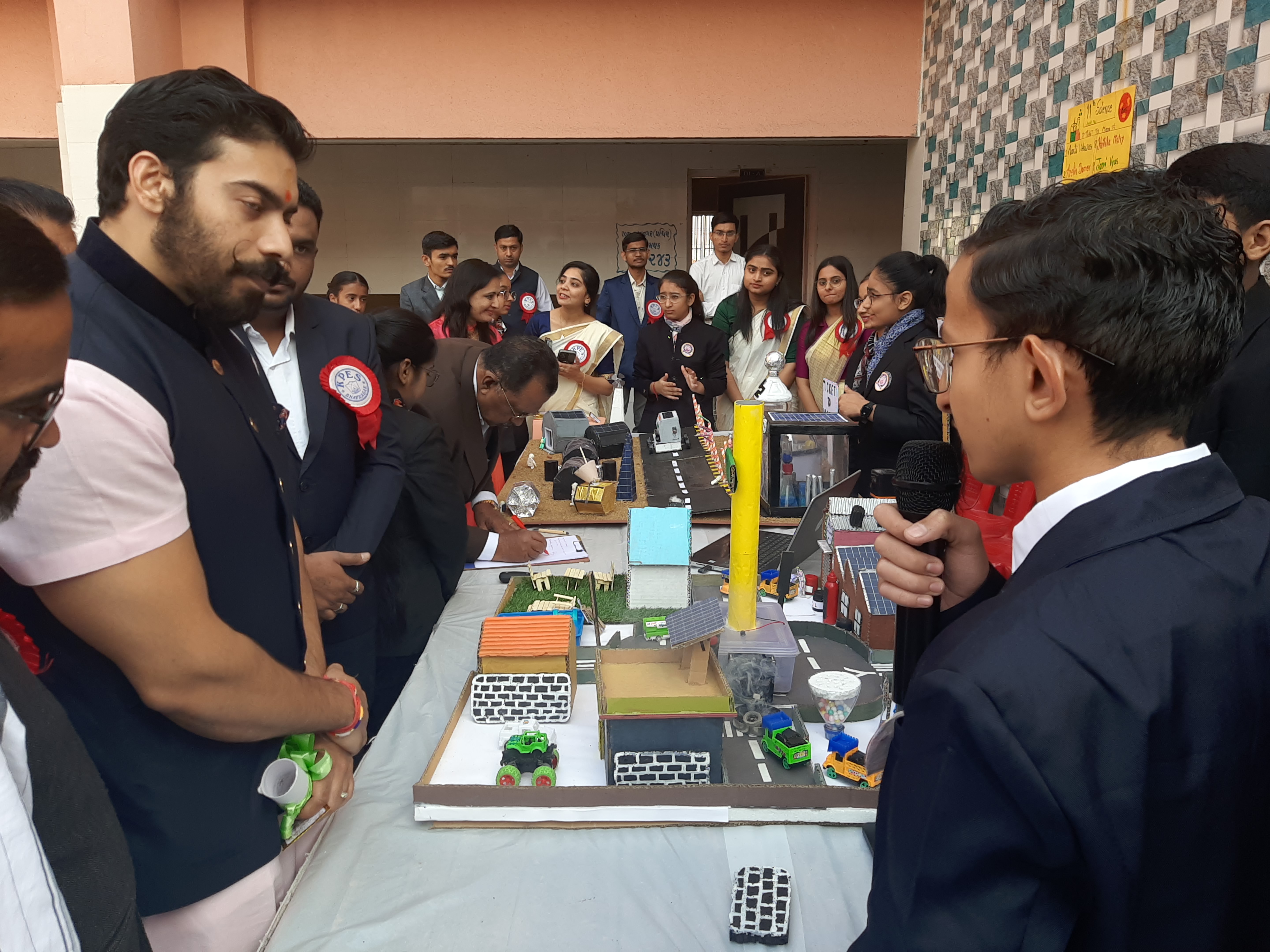 110 કૃતિઓ એક્સપોમાં મુકાઈ