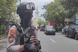 Explosion rocks church in Indonesia on Palm Sunday