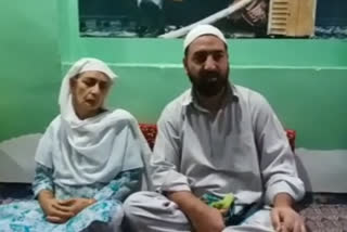 Kashmiri man returns home