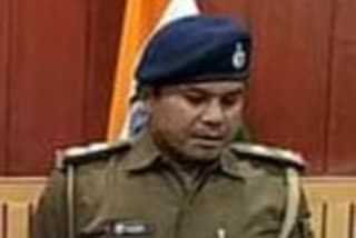पुलिस टीम पर हमला