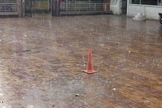 Relief to people from rain in Dhamtari