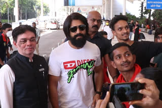 Yash dares COVID-19 sans masks, gets mobbed by fans