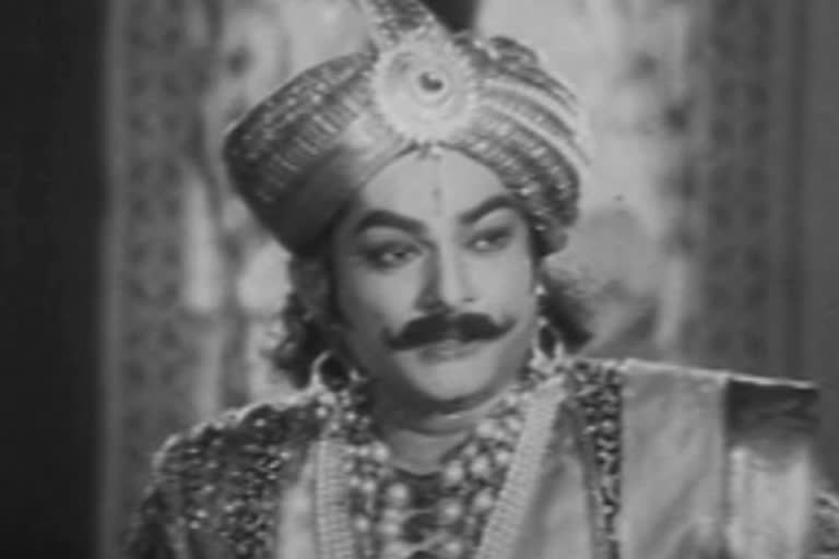 ఆ స్టార్ నటుడిని చూస్తే మహిళలు భయపడేవారట! rajanal