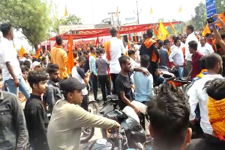 VHP workers involved in huge Hindu Aakrosh Hunkar rally