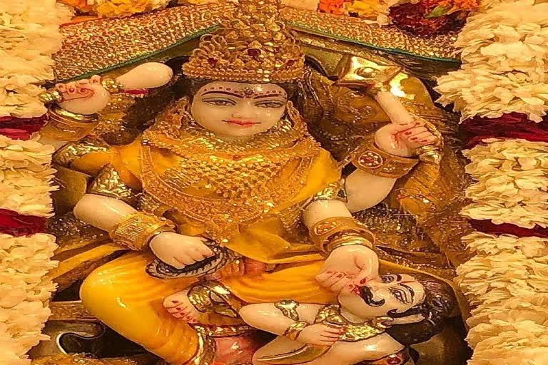 मां पीतांबरा के दरबार में राजशाही से लेकर नौकरशाह तक झुकाते हैं सिर, जब-जब  देश पर आया संकट तब-तब मां की शरण में पहुंचा पूरा देश