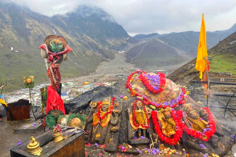 केदारपुरी के रक्षक भैरवनाथ के कपाट खुले, अब केदारनाथ मंदिर में शुरू होगी  आरती