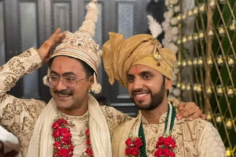 Kolkata witnesses its first gay wedding Kolkata witnesses its first same-sex marriage
