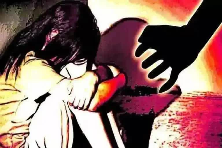 दिव्यांग के साथ दुष्कर्म, विरोध करने पर आरोपियों ने पीड़िता के पिता और भाई  को पीटा