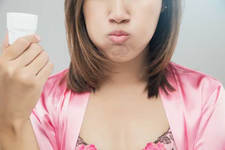Oil Pulling : कवलधारण हो या गंडूशा , हर तरह से मुंह की सेहत के लिए फायदेमंद