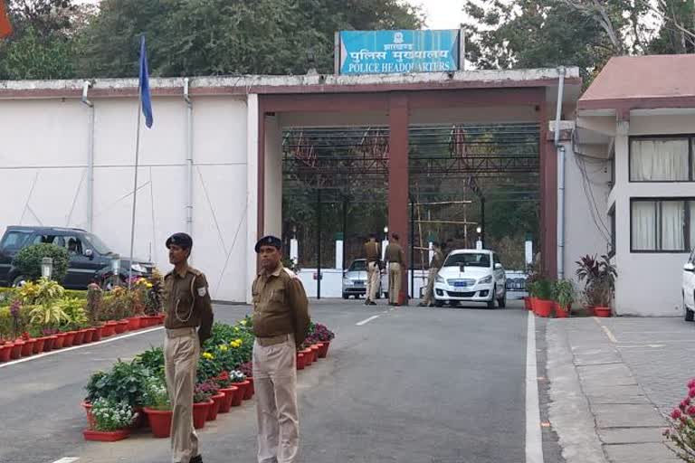 पुलिस मुख्यालय में लंबे समय से जमे पुलिसकर्मी हटाए गए, नए पोस्टिंग पर योगदान का निर्देश