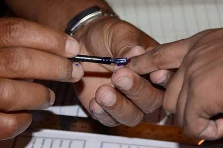 بہار اسمبلی انتخابات: چار سیٹوں پر ووٹنگ کا عمل مکمل bihar polls 2020: four seats voting completed in bihar