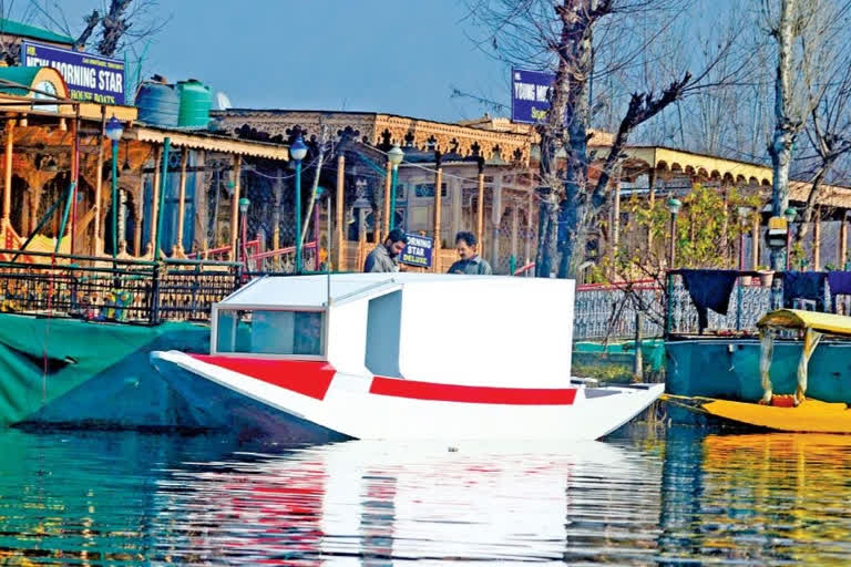 जम्मू-कश्मीर : डल झील में जल्द शुरू होगी फ्लोटिंग एम्बुलेंस सेवा floating ambulance
